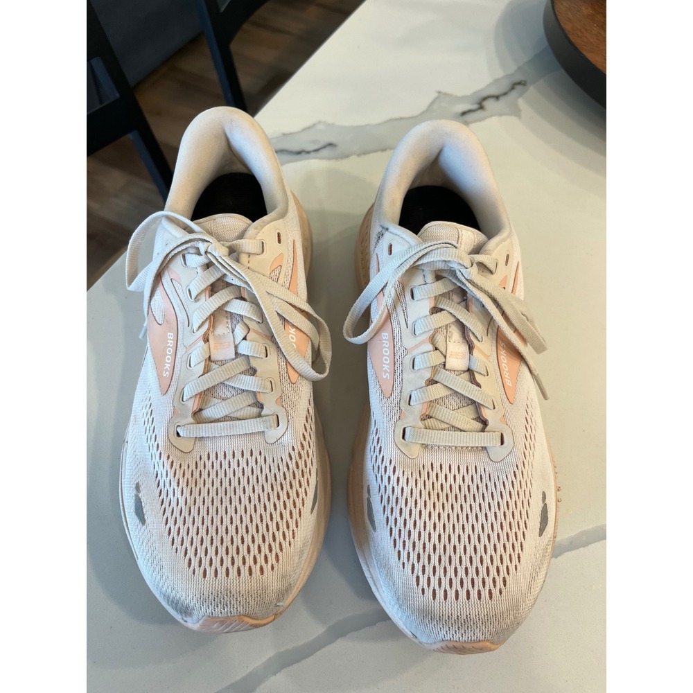 Brooks Adrenaline GTS 23 Women's Running Shoes Peach White Size 10